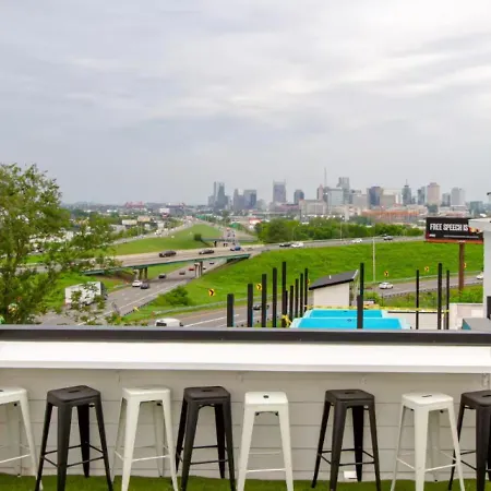 Holiday home Playmate Lounge - Rooftop Hot Tub Game *