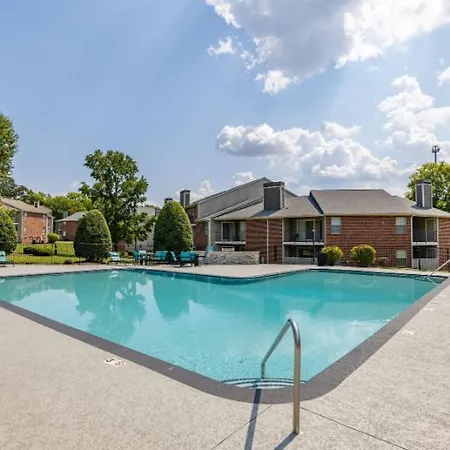 Preakness Modern 2br * Nashville