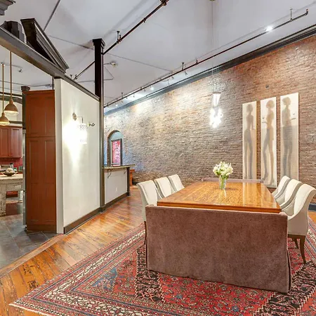 Historic Riverfront For 8 Near Broadway *