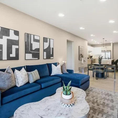Upscale In Downtown With Pool, Balcony, Gym And Garage Apartment Nashville