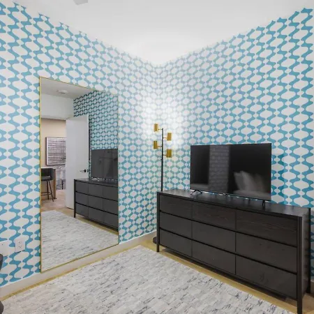 Upscale In Downtown With Pool, Balcony, Gym And Garage * Nashville