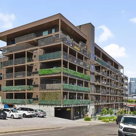 Apartment Upscale In Downtown With Pool, Balcony, Gym And Garage Nashville