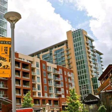 Upscale In Downtown With Pool, Balcony, Gym And Garage * Nashville