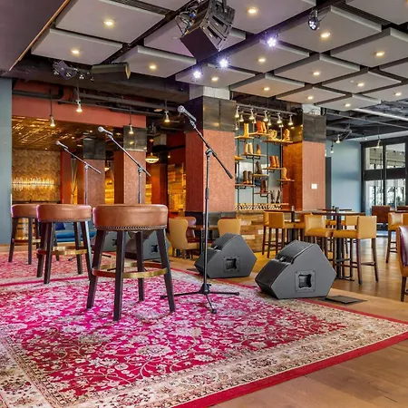 Cambria Downtown 4*