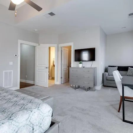Apartment 2-bedroom Unit With Free Parking & 2 King Beds