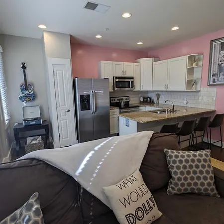 Apartment 2-bedroom Unit With Free Parking & 2 King Beds Nashville