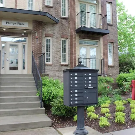 West End Townhome With 2 En-suites And Free Private Parking *