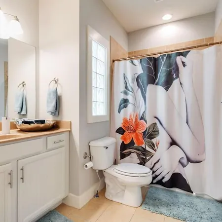 West End Townhome With 2 En-suites And Free Private Parking * Nashville