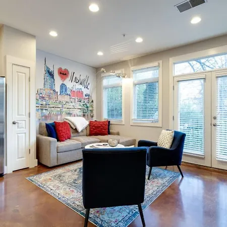 Apartment Three-level West End With Private Office And Free Secured Parking *