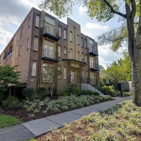 Three-level West End With Private Office And Free Secured Parking