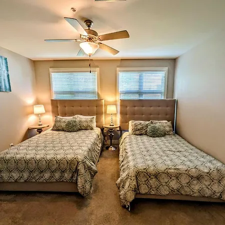 Three-level West End With Private Office And Free Secured Parking Apartment Nashville