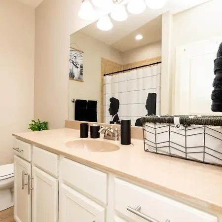Apartment The Johnny Cash - Music Row District - Free Garage Parking - King Bed *