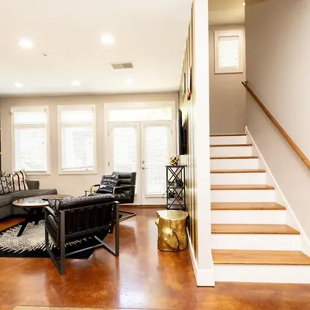 The Johnny Cash - Music Row District - Free Garage Parking - King Bed Apartment Nashville