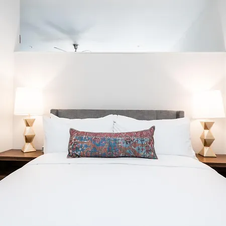 Cozysuites At Music Row Apartment