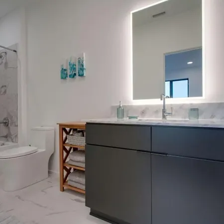 Apartment The Riverfront Vip - Walk To Broadway & Nissan Stadium - Free Garage *
