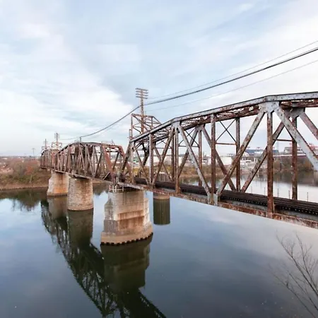 The Riverfront Vip - Walk To Broadway & Nissan Stadium - Free Garage *