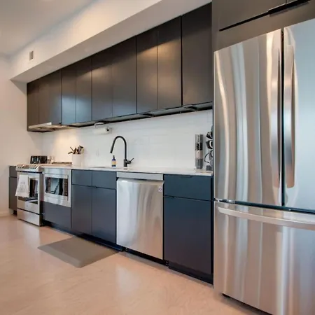 The Riverfront Vip - Walk To Broadway & Nissan Stadium - Free Garage Apartment Nashville