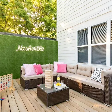 Fast 12 Beds Large Yard Free Parking *