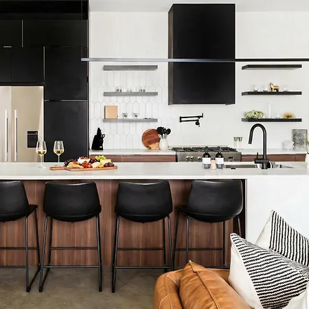 Nash Chic Near Dt Rooftop Luxe Comfort *