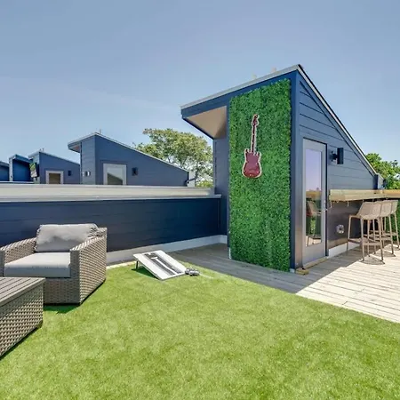 Holiday home New East Oasis 13beds Roofdeck Free Parking