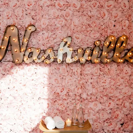 New Dollys Dream 12 Beds Downtown Nash Opry Karaoke *