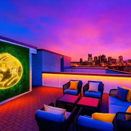New Luxe Roofdeck 13 Beds *