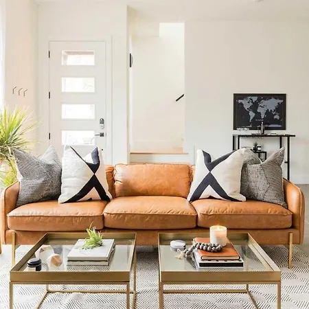 Nash Chic Near Dt Rooftop Luxe Comfort Holiday home *
