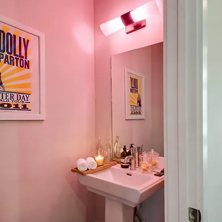 New Dollys Dream 12 Beds Downtown Nash Opry Karaoke *