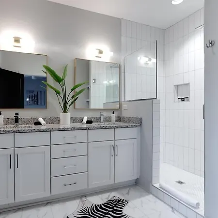 New East Oasis 13beds Roofdeck Free Parking * Nashville