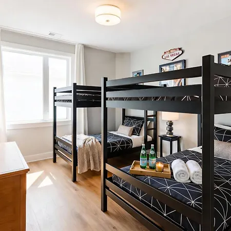 New Luxe Roofdeck 13 Beds