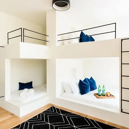 Nash Chic Near Dt Rooftop Luxe Comfort Holiday home