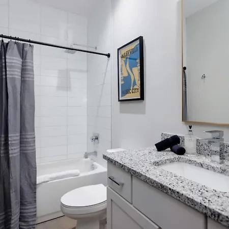 New East Oasis 13beds Roofdeck Free Parking *