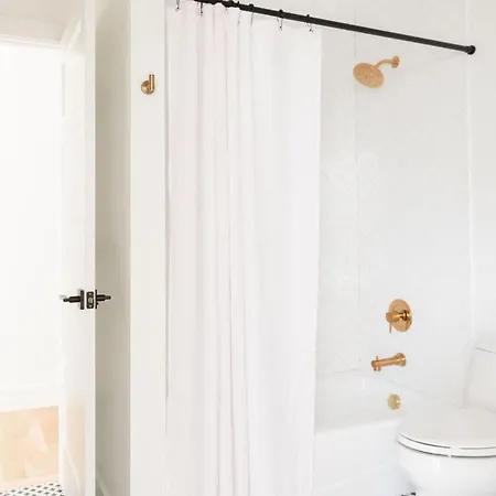 Nash Chic Near Dt Rooftop Luxe Comfort *