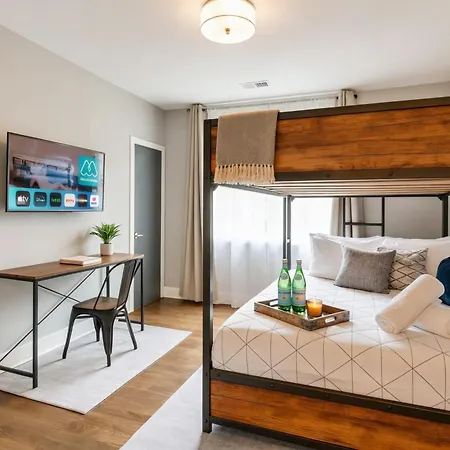 New Luxe Roofdeck 13 Beds *
