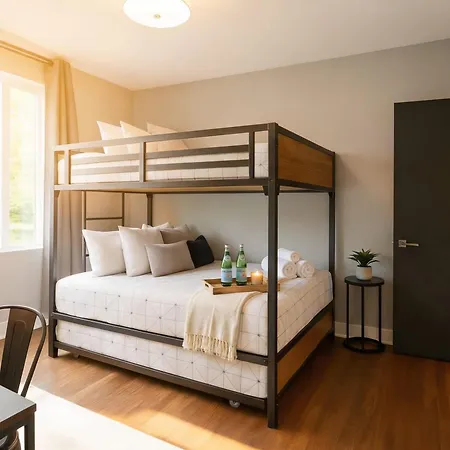 Holiday home New Luxe Roofdeck 13 Beds *