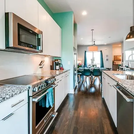 Game And Skydeck - Book Today Holiday home Nashville