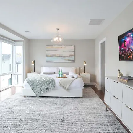 Downtown Luxury - 10 Beds & Free Parking * Nashville