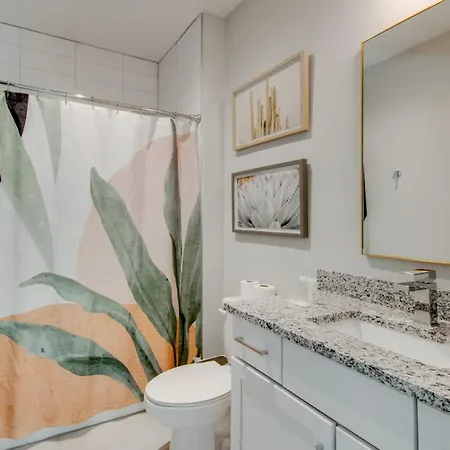 East Nash Lux - 13 Beds & Views Holiday home