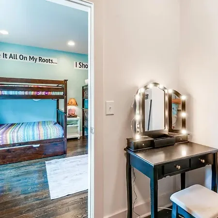 Game And Skydeck - Book Today Holiday home Nashville