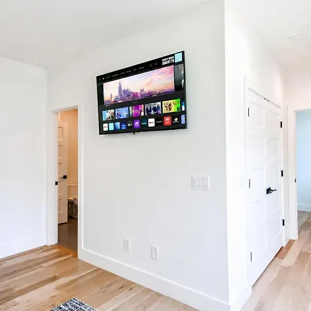 Holiday home Close To The Gulch - Book Today Nashville