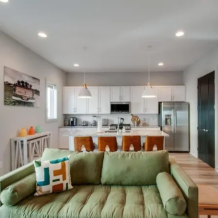 East Nash Lux - 13 Beds & Views * Nashville