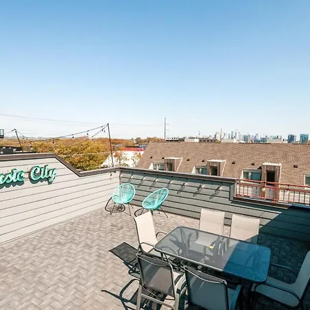 Holiday home Game And Skydeck - Book Today *