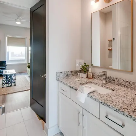 East Nash Lux - 13 Beds & Views Nashville