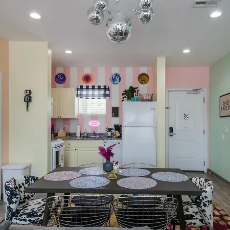 Apartment New 4 Bedroom Near Dt Walk To Restaurants Nashville