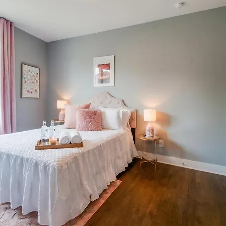 King & Queen 2 Homes - 24 Beds Views Holiday home