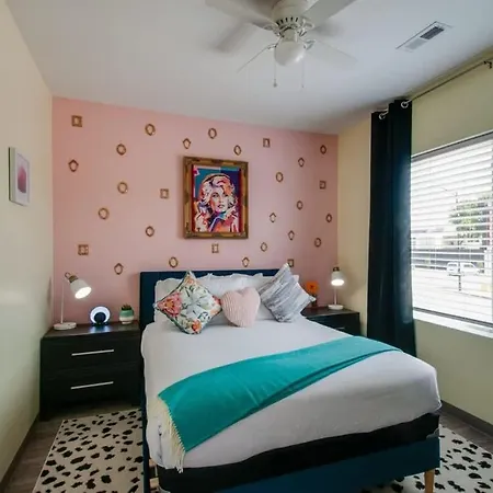 New 4 Bedroom Near Dt Walk To Restaurants Apartment Nashville