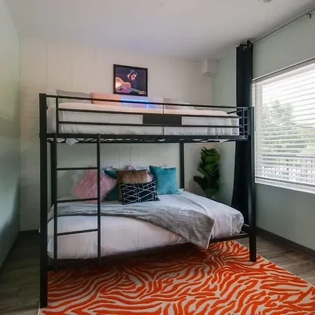 New 4 Bedroom Near Dt Walk To Restaurants * Nashville
