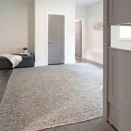 Downtown Luxury - 10 Beds & Free Parking Holiday home Nashville