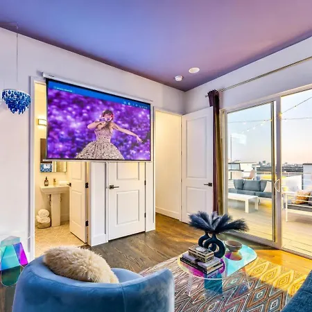New Nash Eras - Rooftop Decks With Hot Tub - 15 Beds Holiday home Nashville