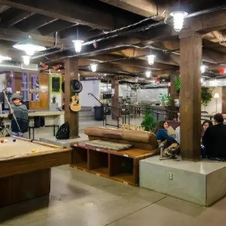 Hostel Downtown - Adults Only